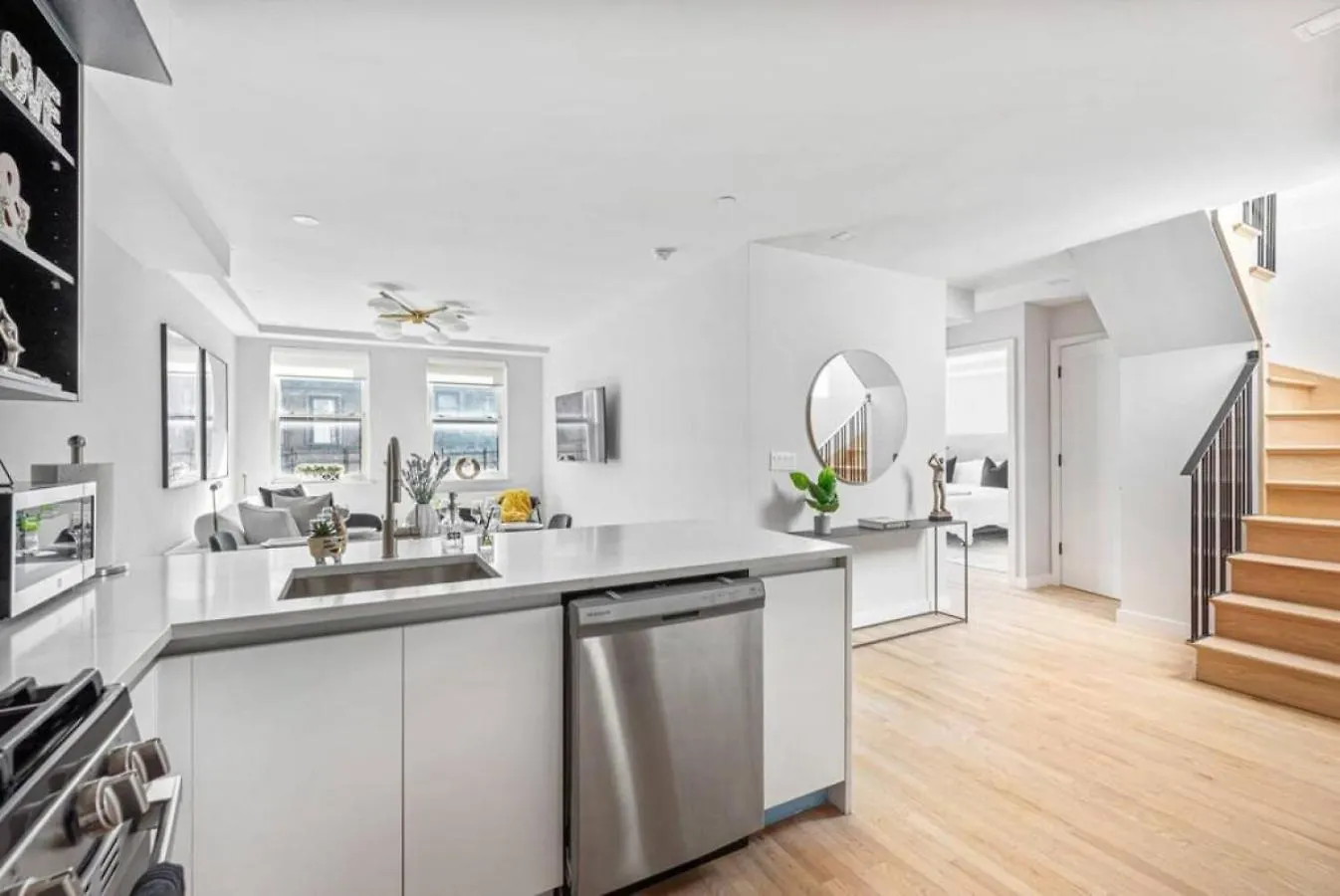 3Br Penthouse Suite With Massive Private Rooftop New York