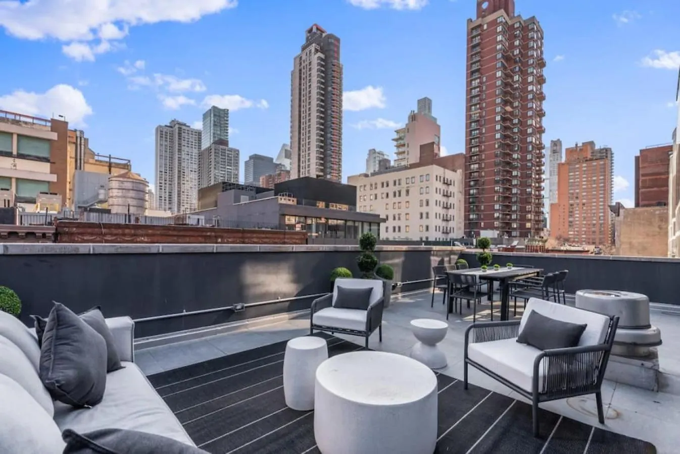 3Br Penthouse Suite With Massive Private Rooftop New York