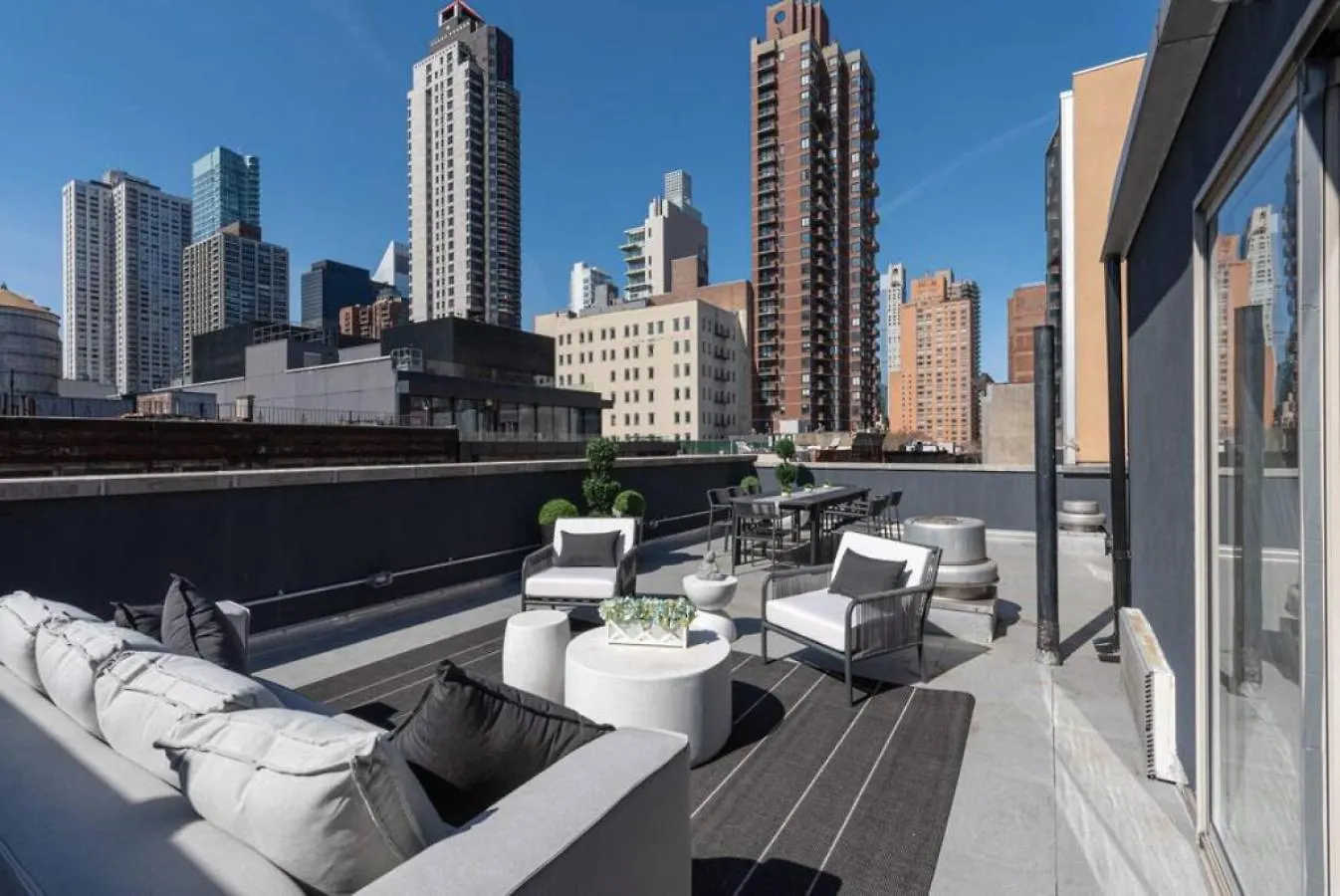 3Br Penthouse Suite With Massive Private Rooftop New York 0*,  United States